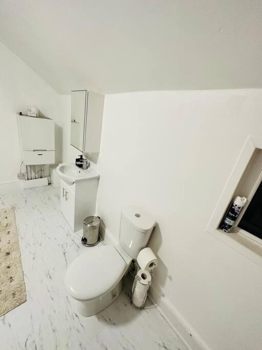 Bespoke 2 Bedroom Apt Derby City Bagian luar foto