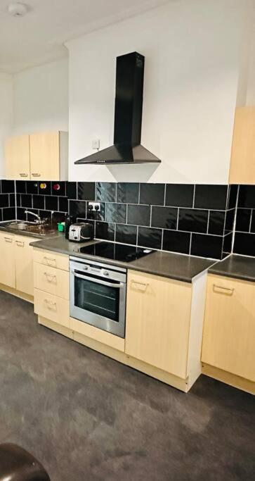 Bespoke 2 Bedroom Apt Derby City Bagian luar foto