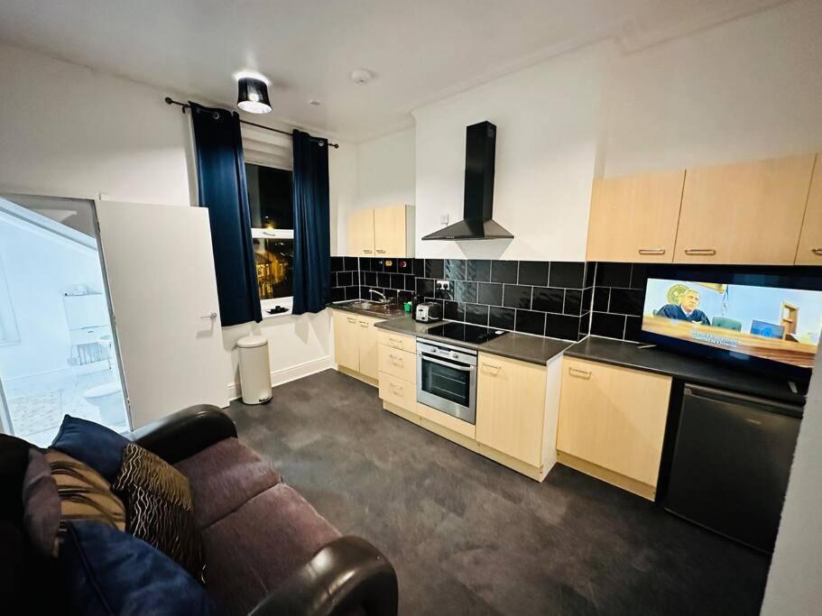 Bespoke 2 Bedroom Apt Derby City Bagian luar foto