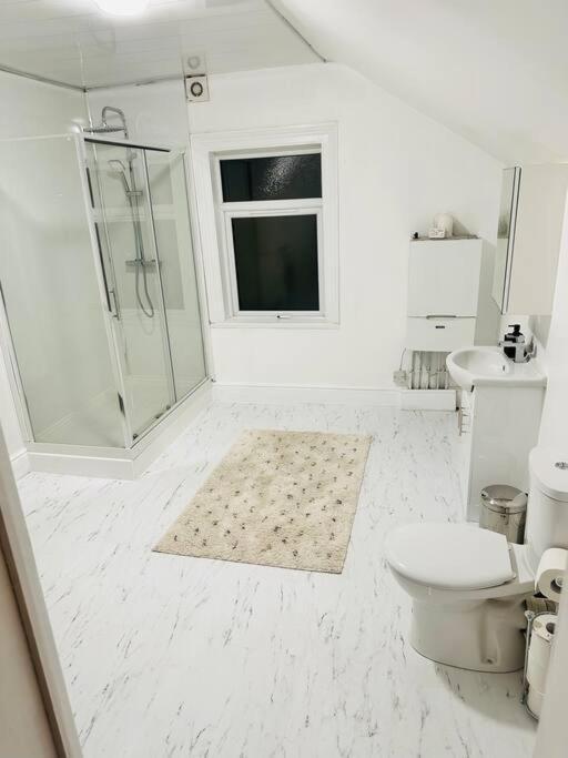 Bespoke 2 Bedroom Apt Derby City Bagian luar foto