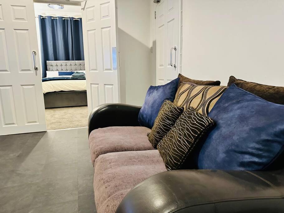 Bespoke 2 Bedroom Apt Derby City Bagian luar foto